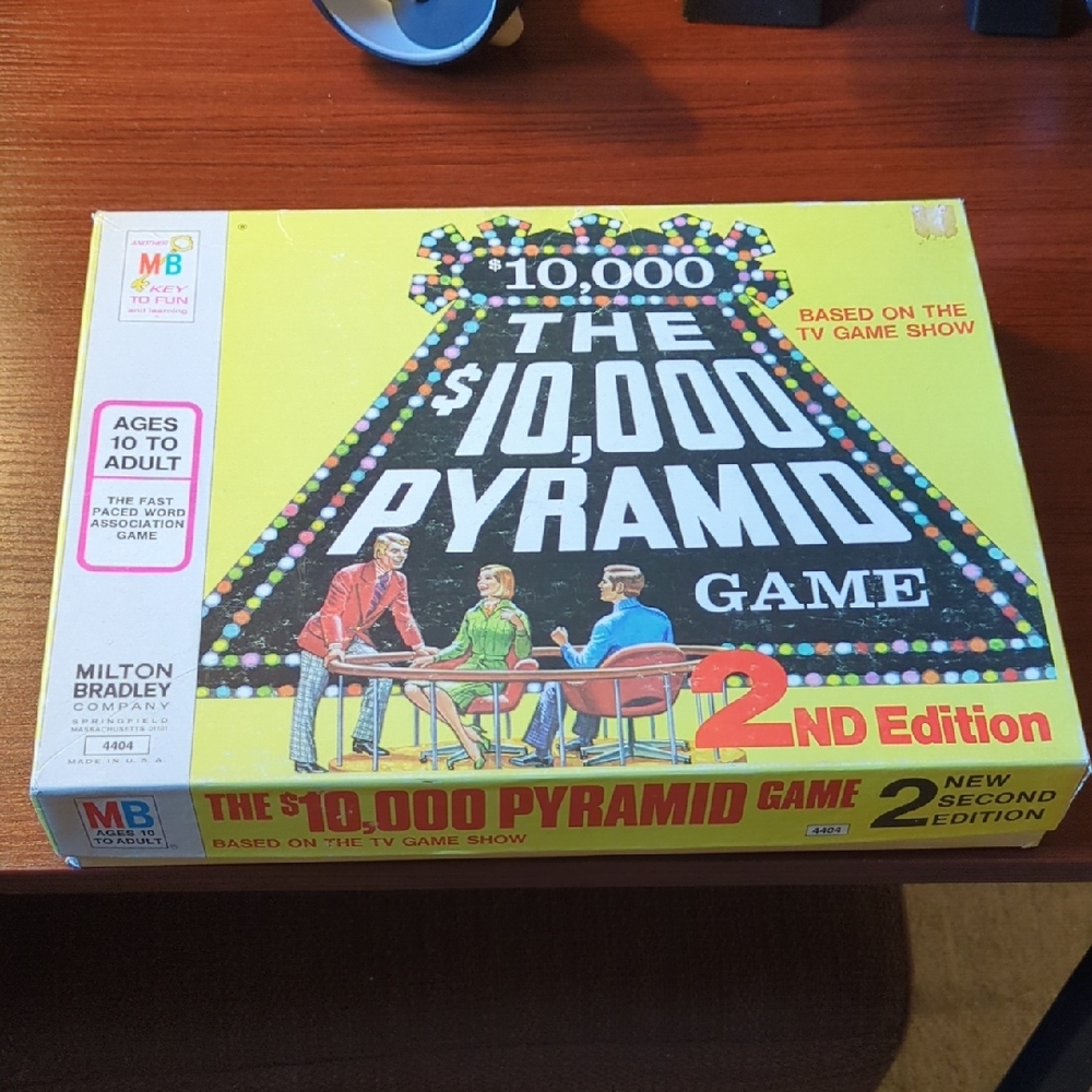 Vintage 1974 The $10,000 Pyramid Board Game